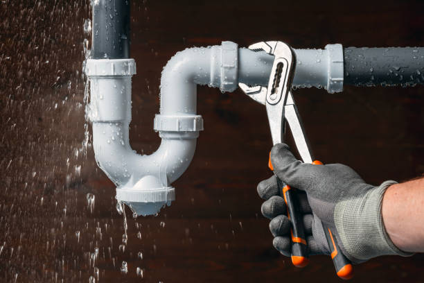 Professional Leak Detection technician working in Laketon, IN